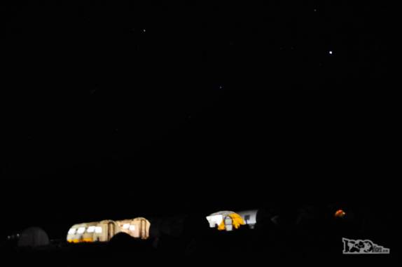 Noite estrelada no acampamento de Confluencia, a caminho da base do Aconcágua, região de Mendoza, a oeste da Argentina